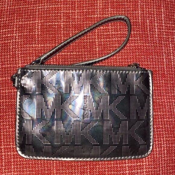 Michael Kors Jets Set Gray Wristlet - Picture 3 of 3